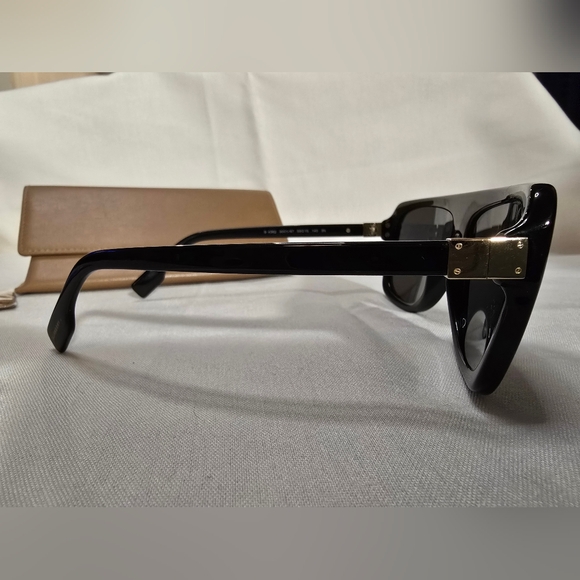 Burberry Shield Sunglasses. - Picture 5 of 5